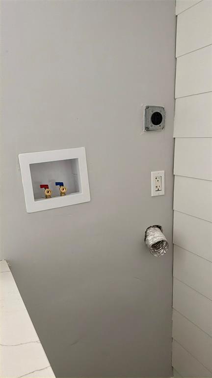 12818 Midway Road, Unit 1089 Dallas, TX 75244 - Photo 7 of 18 a bathroom with a shower