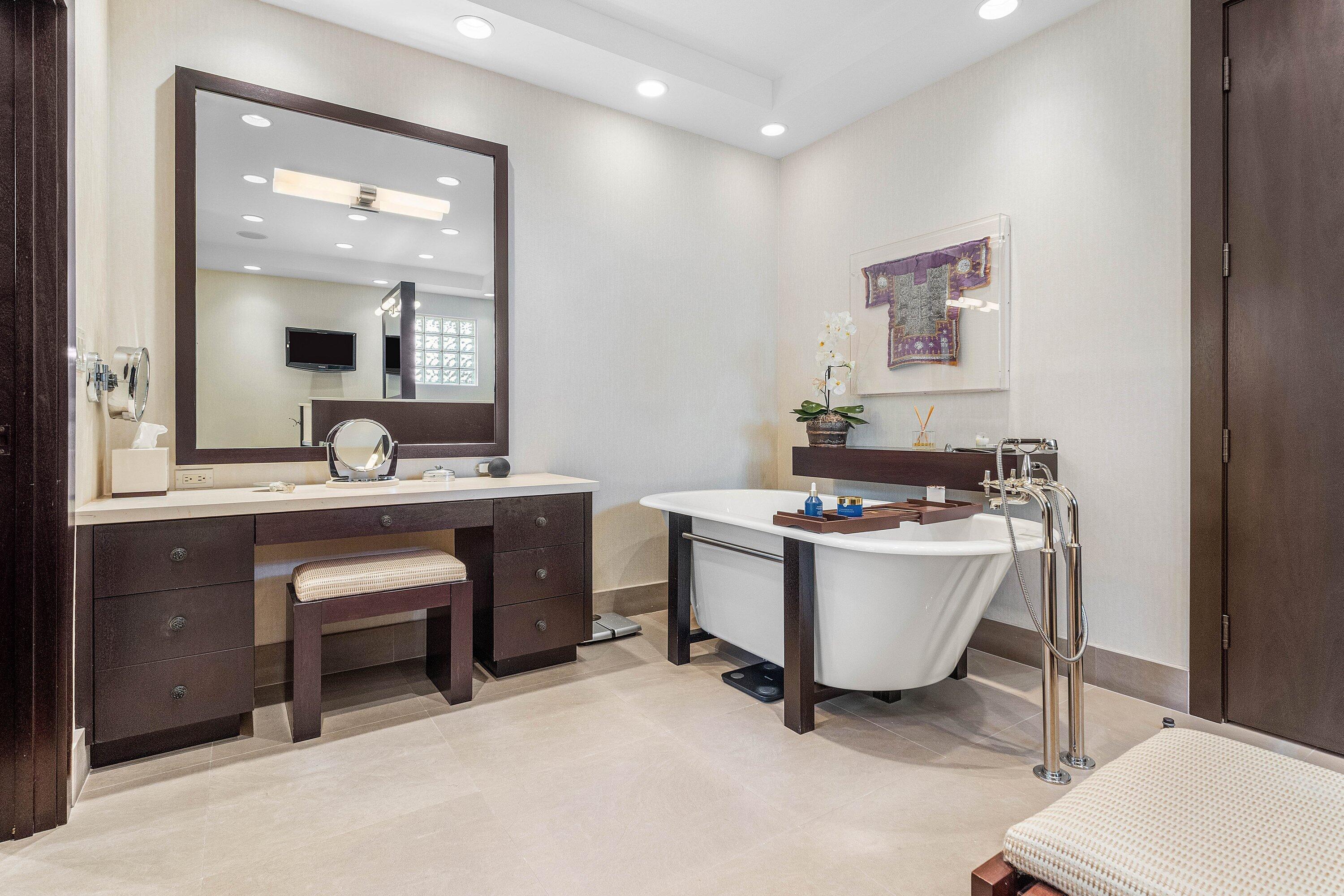 7210 Ayrshire Lane Boca Raton, FL 33496 - Photo 26 of 63 Primary Bath