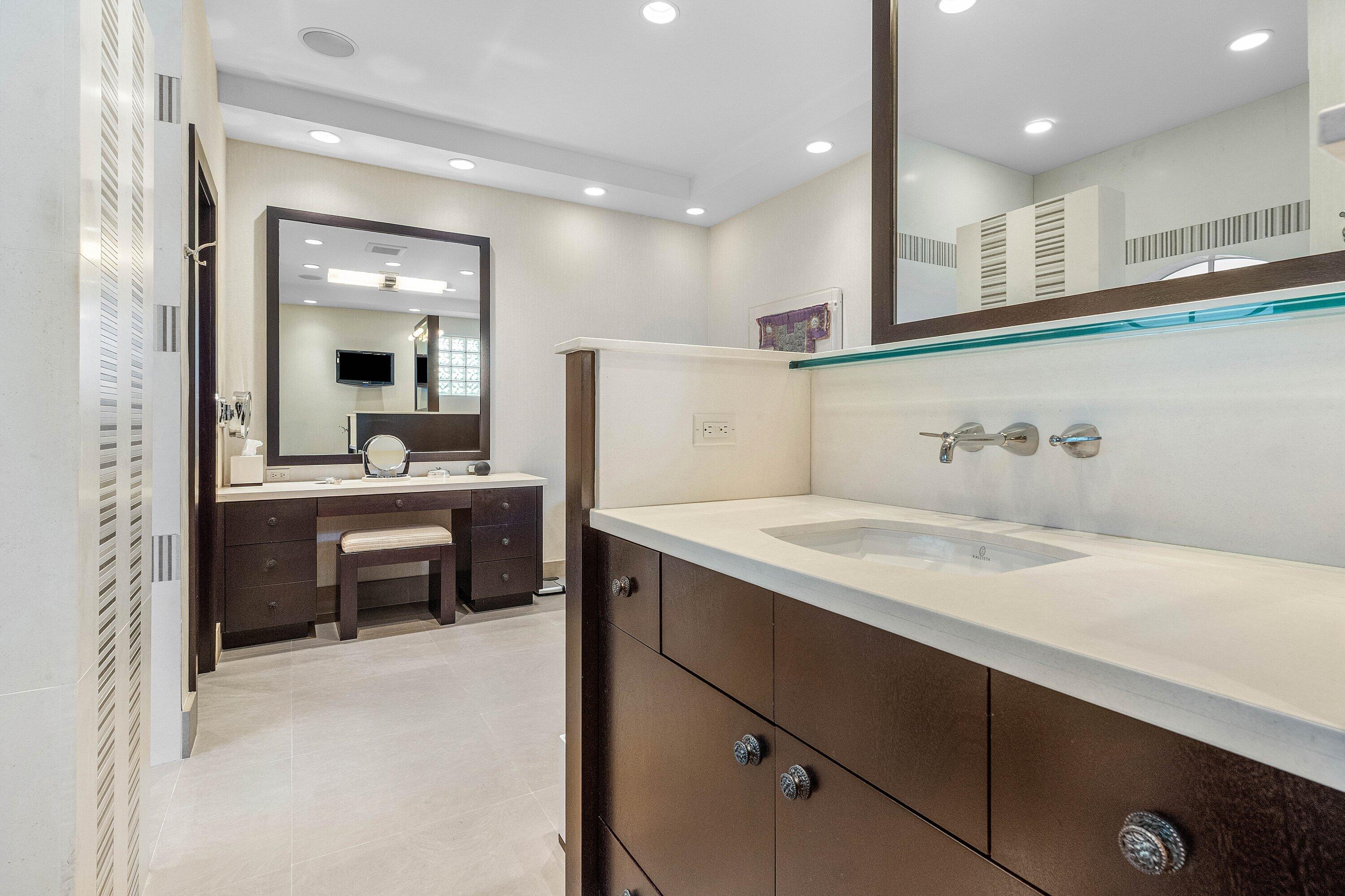 7210 Ayrshire Lane Boca Raton, FL 33496 - Photo 27 of 63 Primary Bath