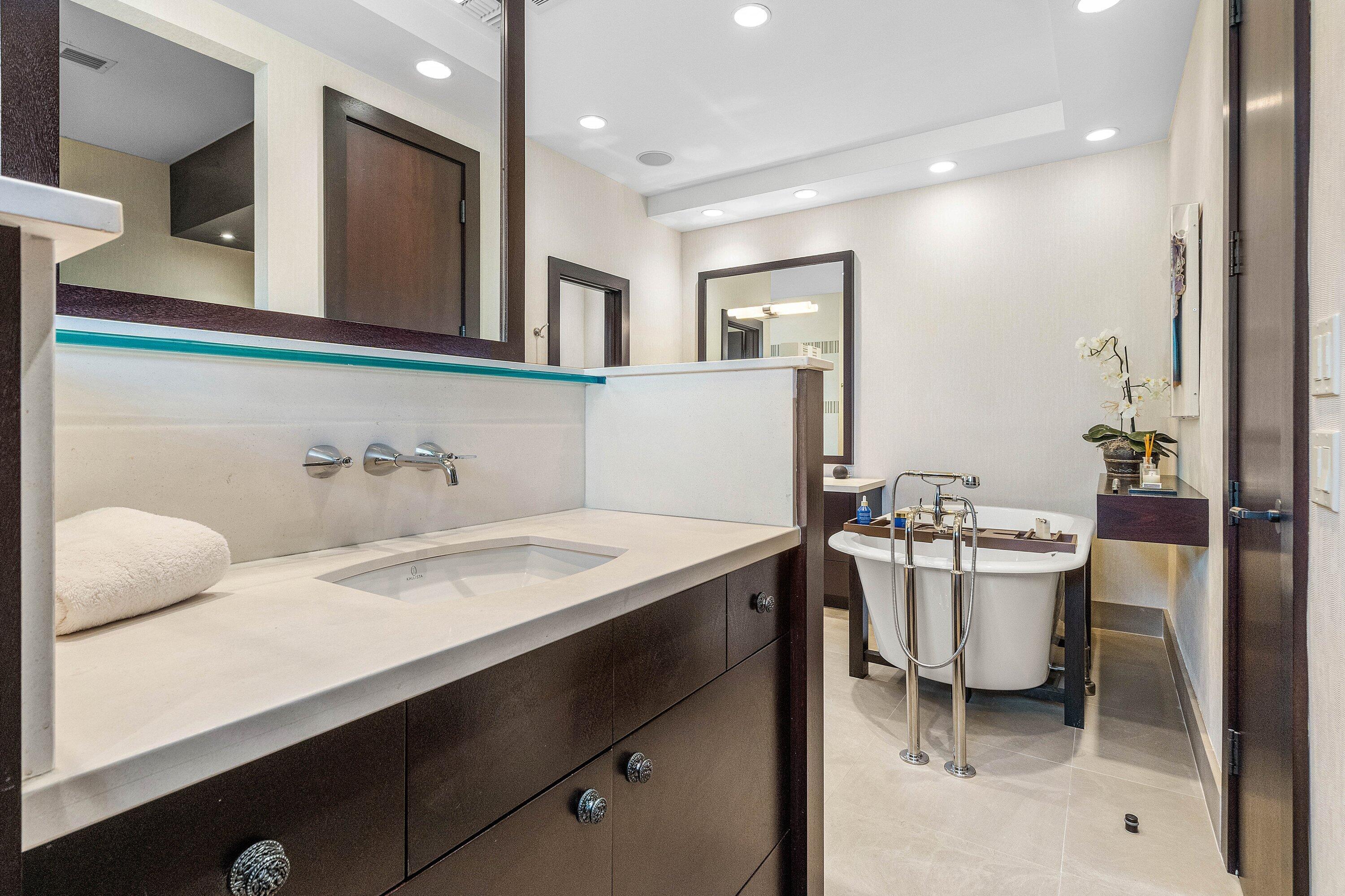 7210 Ayrshire Lane Boca Raton, FL 33496 - Photo 29 of 63 Primary Bath