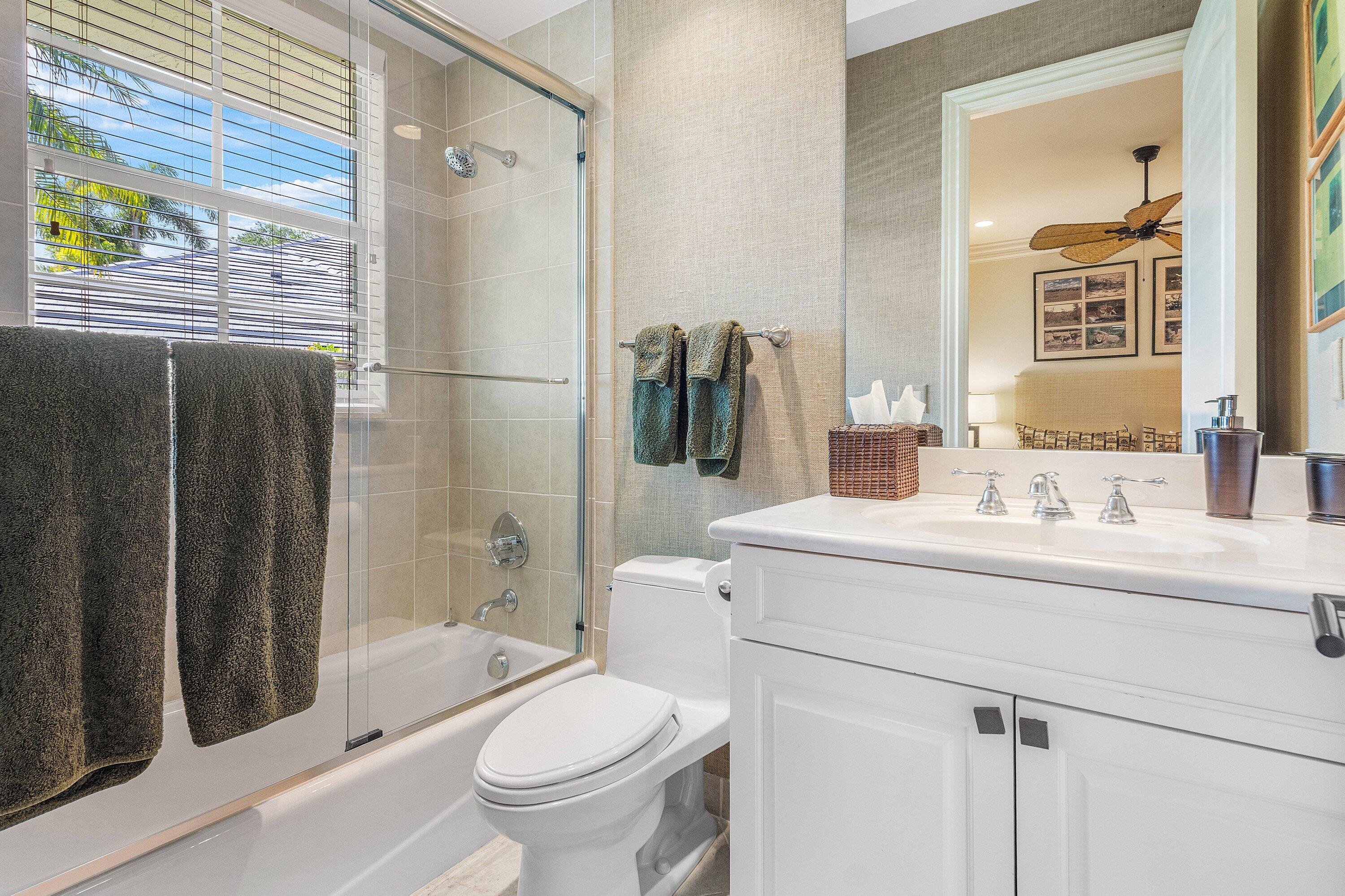 7210 Ayrshire Lane Boca Raton, FL 33496 - Photo 32 of 63 Guest Bath