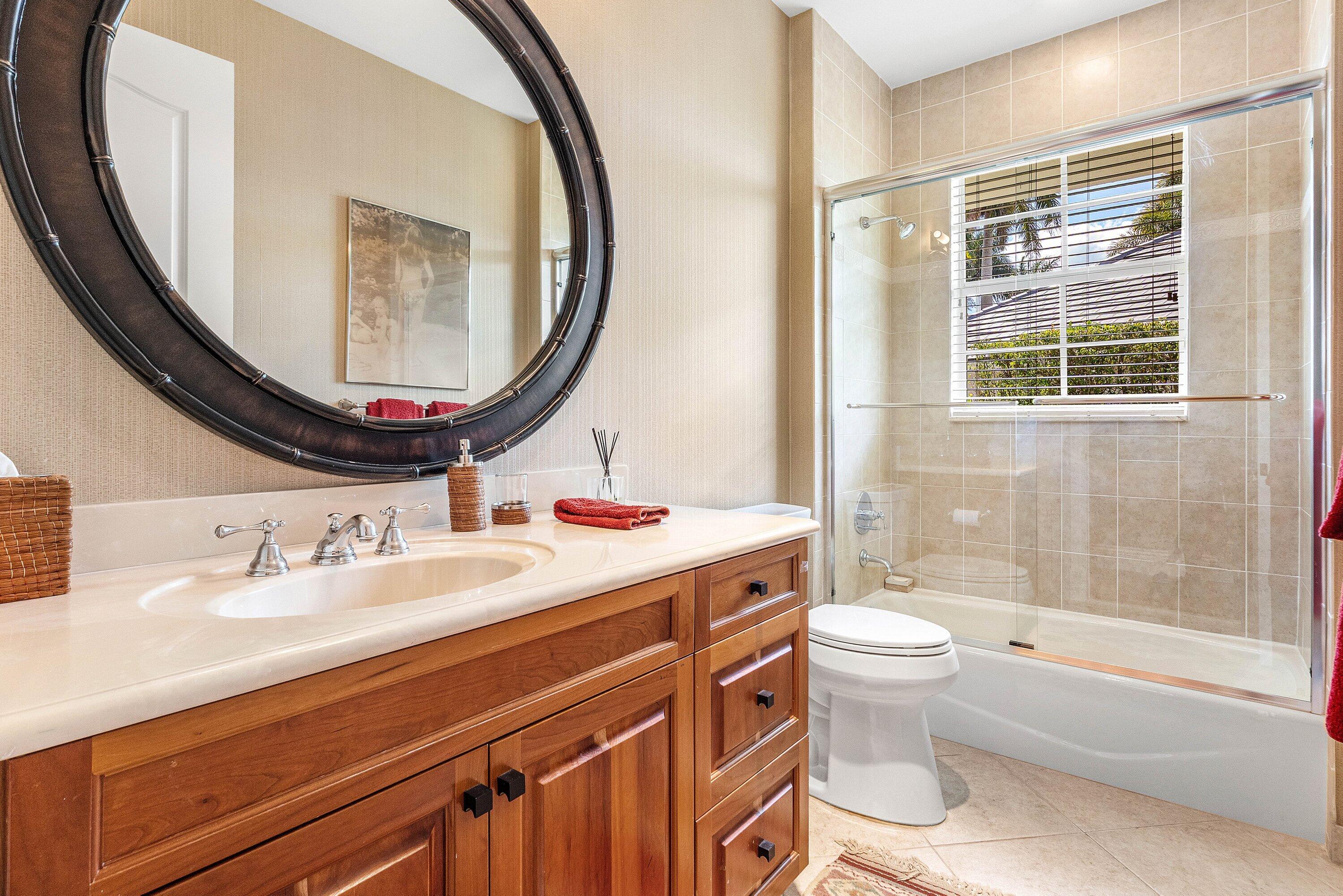 7210 Ayrshire Lane Boca Raton, FL 33496 - Photo 34 of 63 Guest Bath