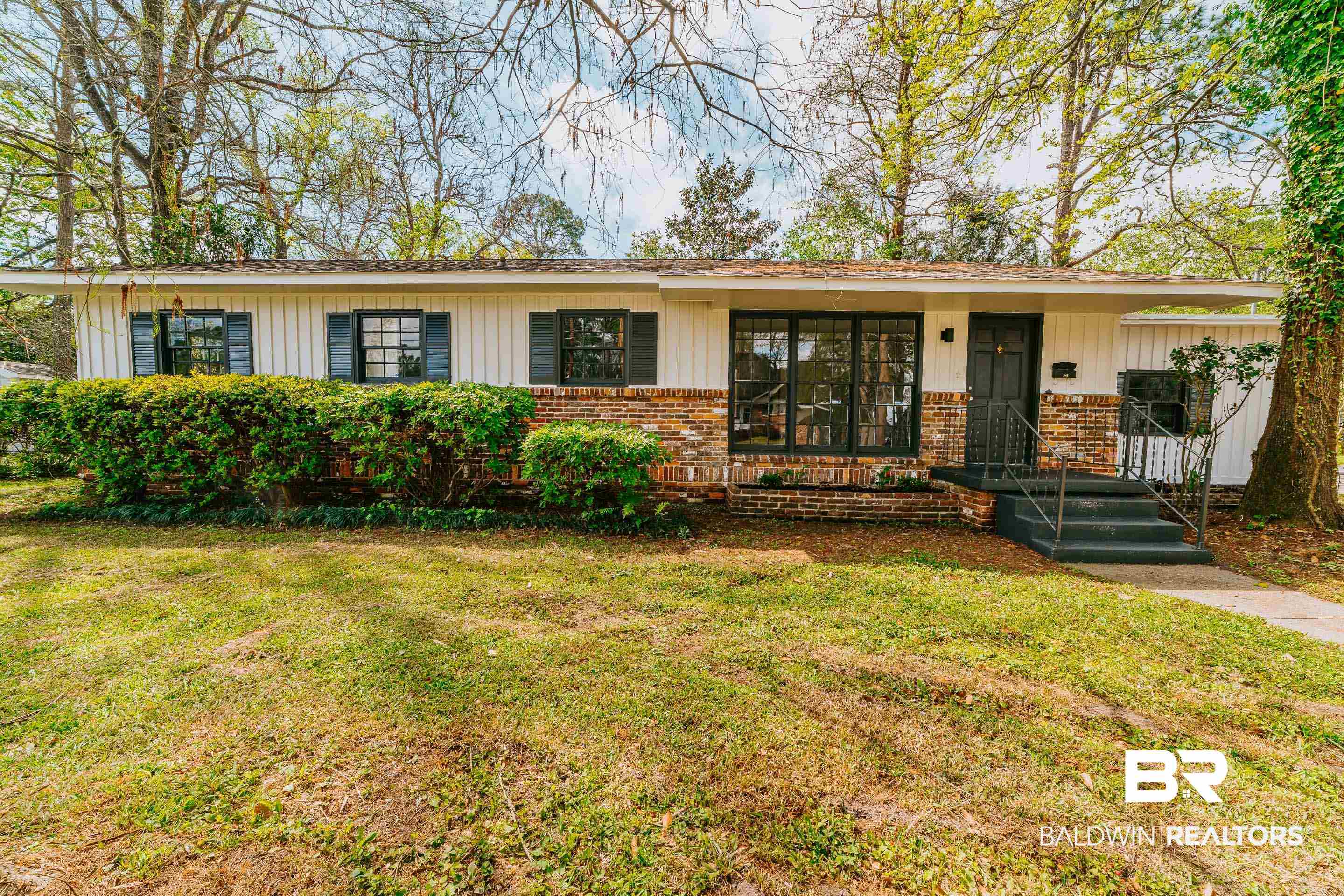 2563 Courtney Street Mobile, AL 36606 - Photo 1 of 44