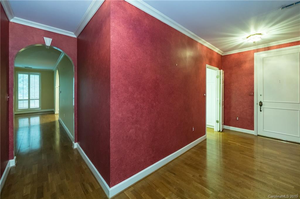 906 Cherokee Road Charlotte, NC 28207 - Photo 2 of 18 Gallery Image 2