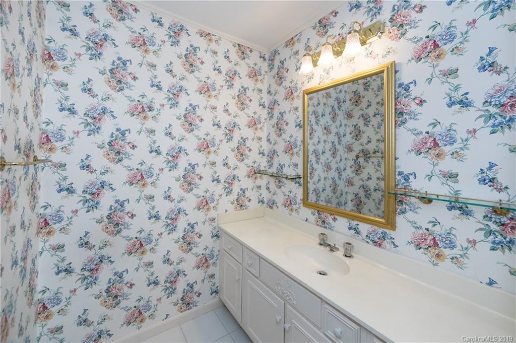 906 Cherokee Road Charlotte, NC 28207 - Photo 13 of 18 Gallery Image 13