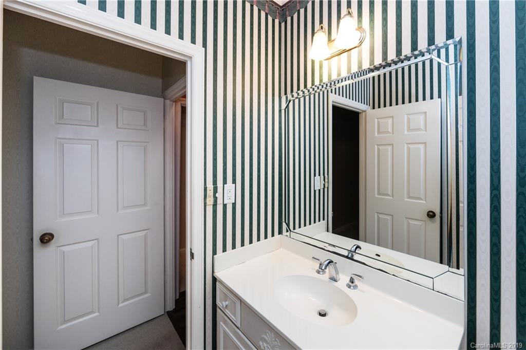 906 Cherokee Road Charlotte, NC 28207 - Photo 16 of 18 Gallery Image 16