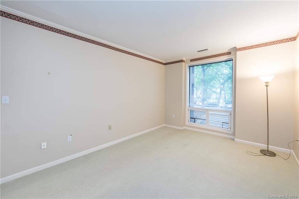 906 Cherokee Road Charlotte, NC 28207 - Photo 17 of 18 Gallery Image 17