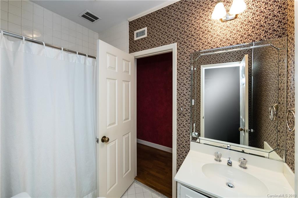 906 Cherokee Road Charlotte, NC 28207 - Photo 18 of 18 Gallery Image 18