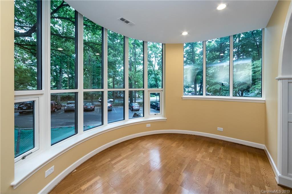 906 Cherokee Road Charlotte, NC 28207 - Photo 5 of 18 Gallery Image 5