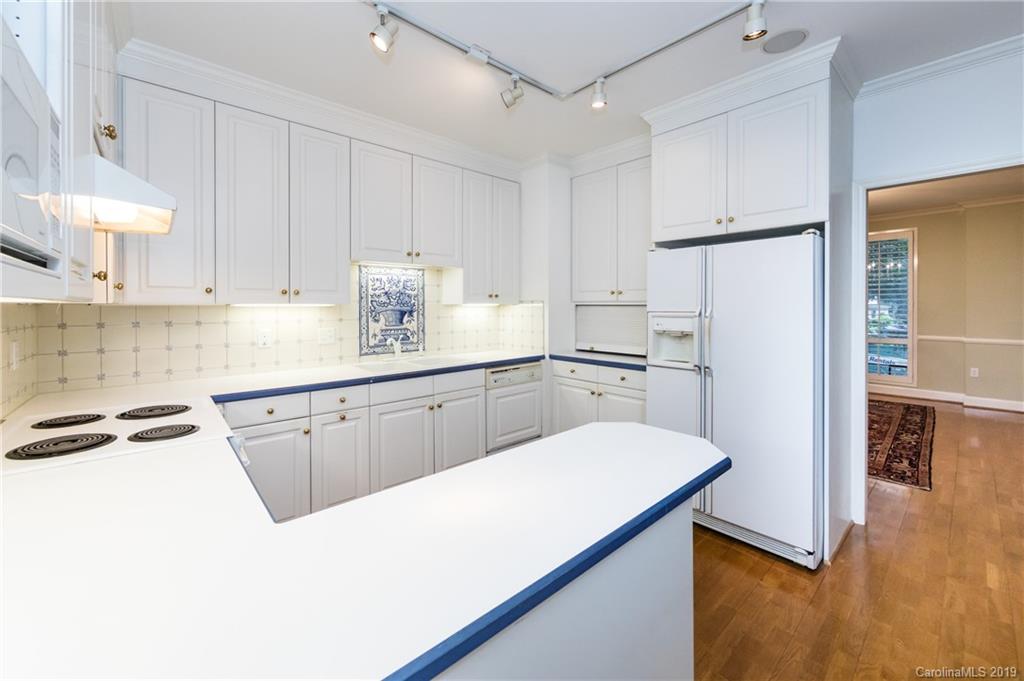 906 Cherokee Road Charlotte, NC 28207 - Photo 8 of 18 Gallery Image 8