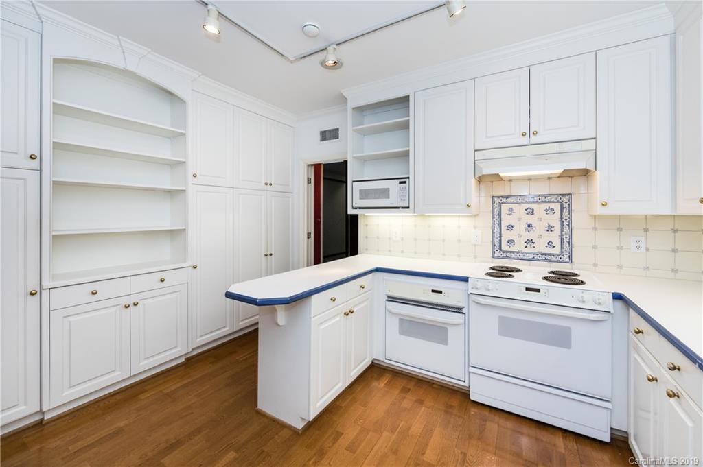 906 Cherokee Road Charlotte, NC 28207 - Photo 9 of 18 Gallery Image 9