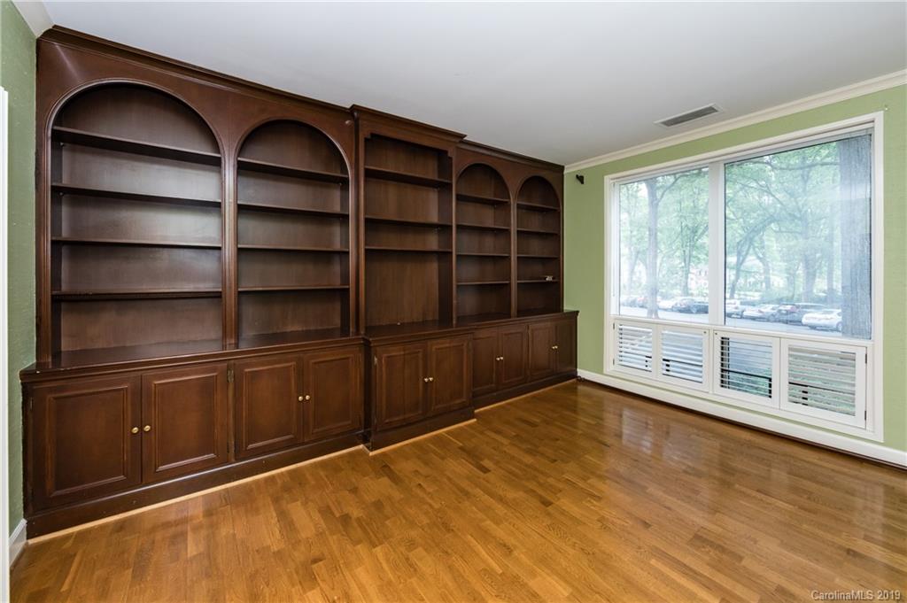 906 Cherokee Road Charlotte, NC 28207 - Photo 10 of 18 Gallery Image 10