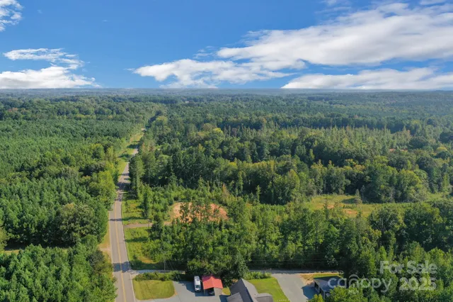 a view of an outdoor and green space