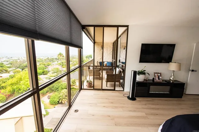 $1,795,000 | 2500 Torrey Pines Road, Unit 902, La Jolla, CA 92037