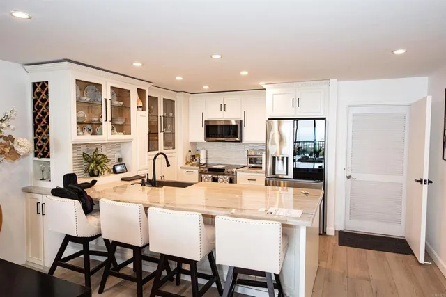 $1,795,000 | 2500 Torrey Pines Road, Unit 902, La Jolla, CA 92037