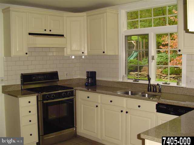 14767 Trout School Road Felton, PA 17322 - Photo 6 of 25 Gallery Image 6