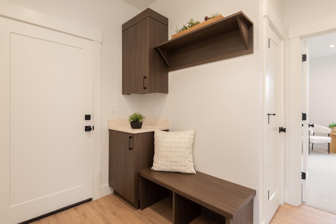 20506 Murphy Road, Unit LOT 42 Bend, OR 97702 - Photo 15 of 33 Mud Room