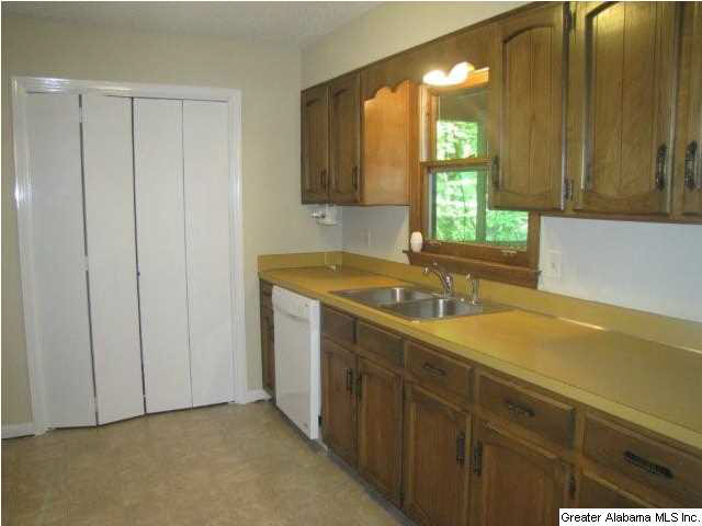 4661 Burning Tree Lane Pelham, AL 35124 - Photo 3 of 14