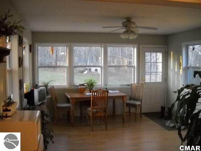 726 Hatchery Road Farwell, MI 48622 - Photo 3 of 9 1772178-2.JPG