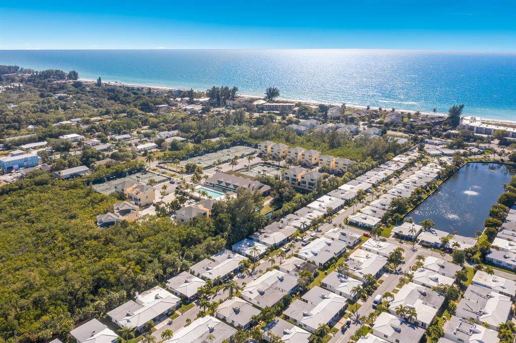 957 Spanish Drive North Longboat Key, FL 34228 - Photo 35 of 37 an aerial view of a city