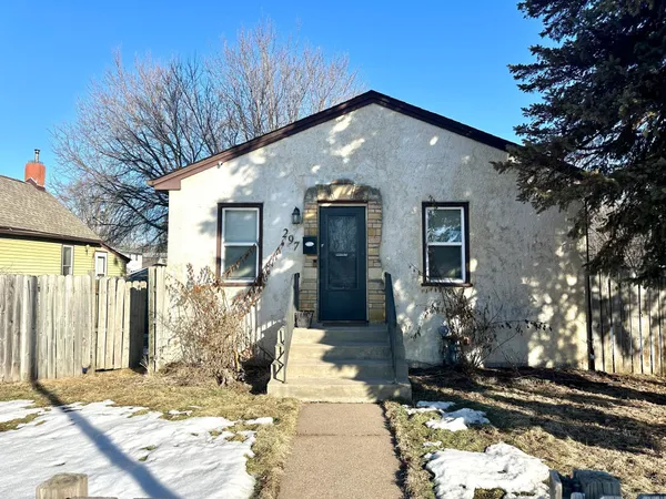 $249,900 | 297 Maryland Avenue West, St. Paul, MN 55117