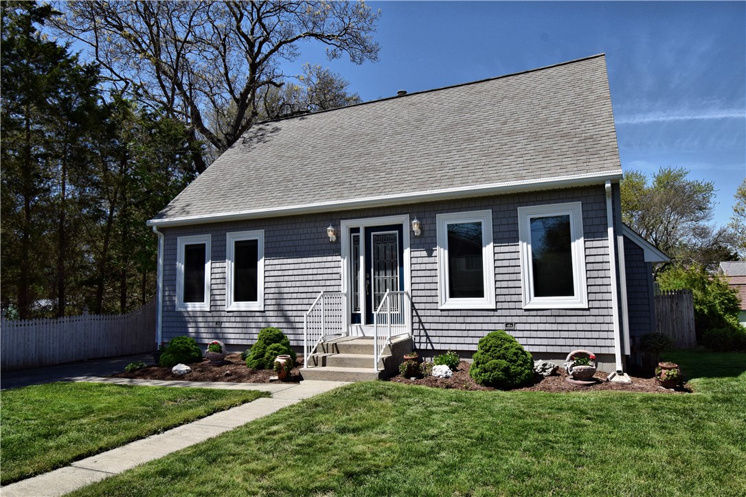 16 Stuart Street Warren, RI 02885 - Photo 1 of 20 Gallery Image 1
