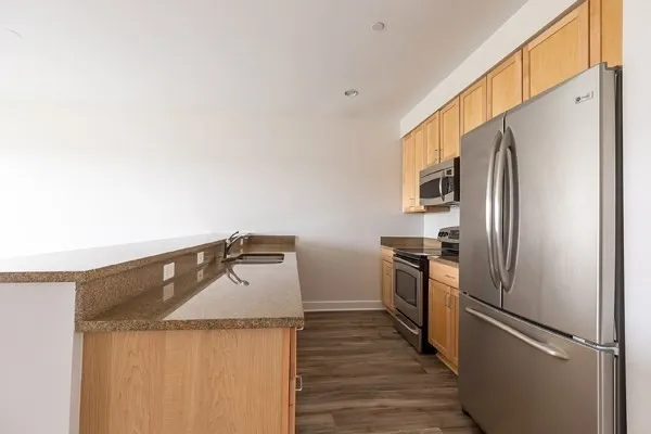 $2,825 | 26 New Derby Street, Unit 407, Salem, MA 01970