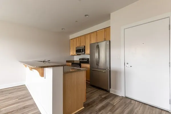 $2,825 | 26 New Derby Street, Unit 407, Salem, MA 01970