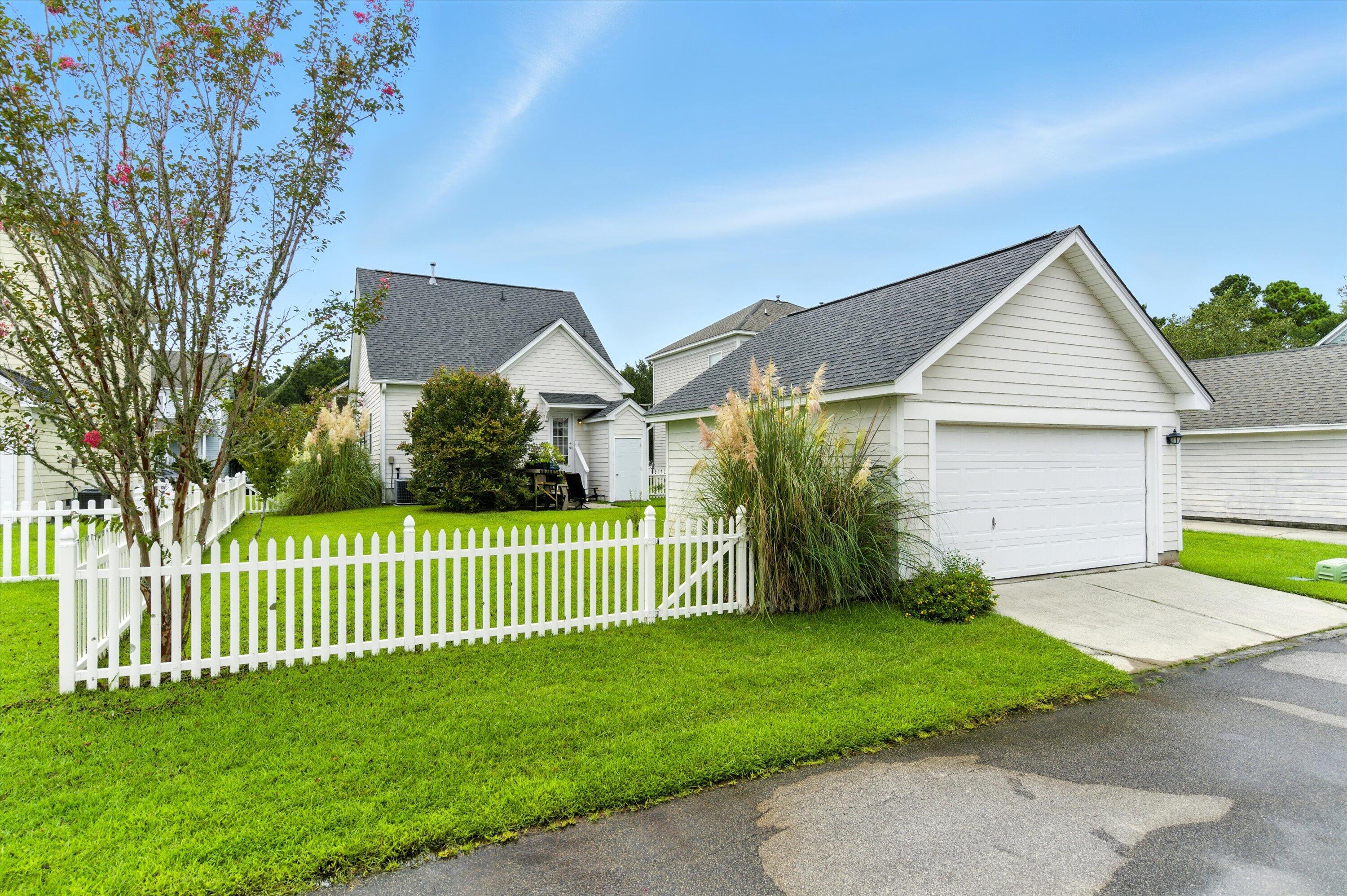 203 Hydrangea Street Summerville, SC 29483 - Photo 35 of 42 40-009_DSC05911