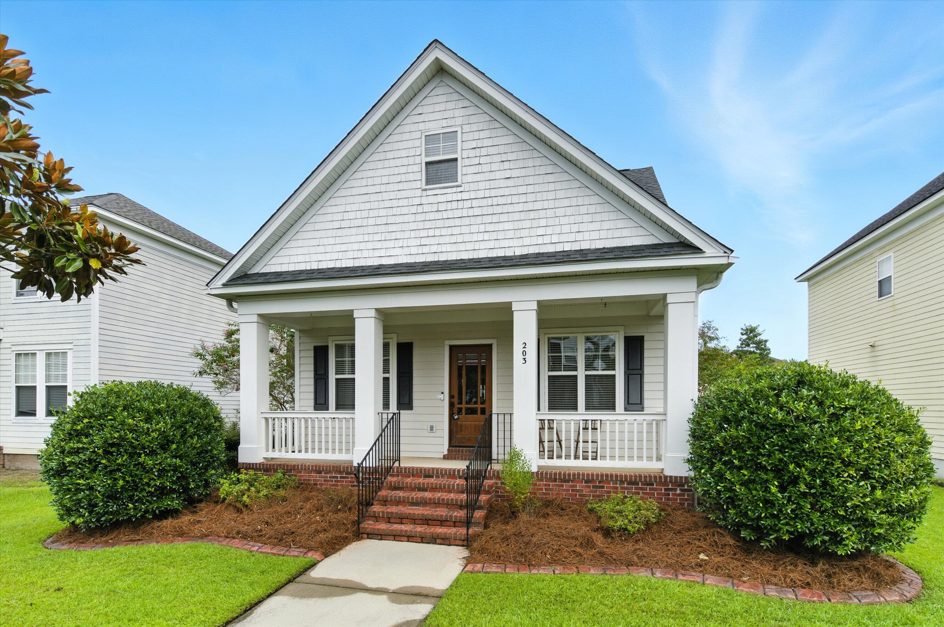 203 Hydrangea Street Summerville, SC 29483 - Photo 5 of 42 07-003_DSC05815