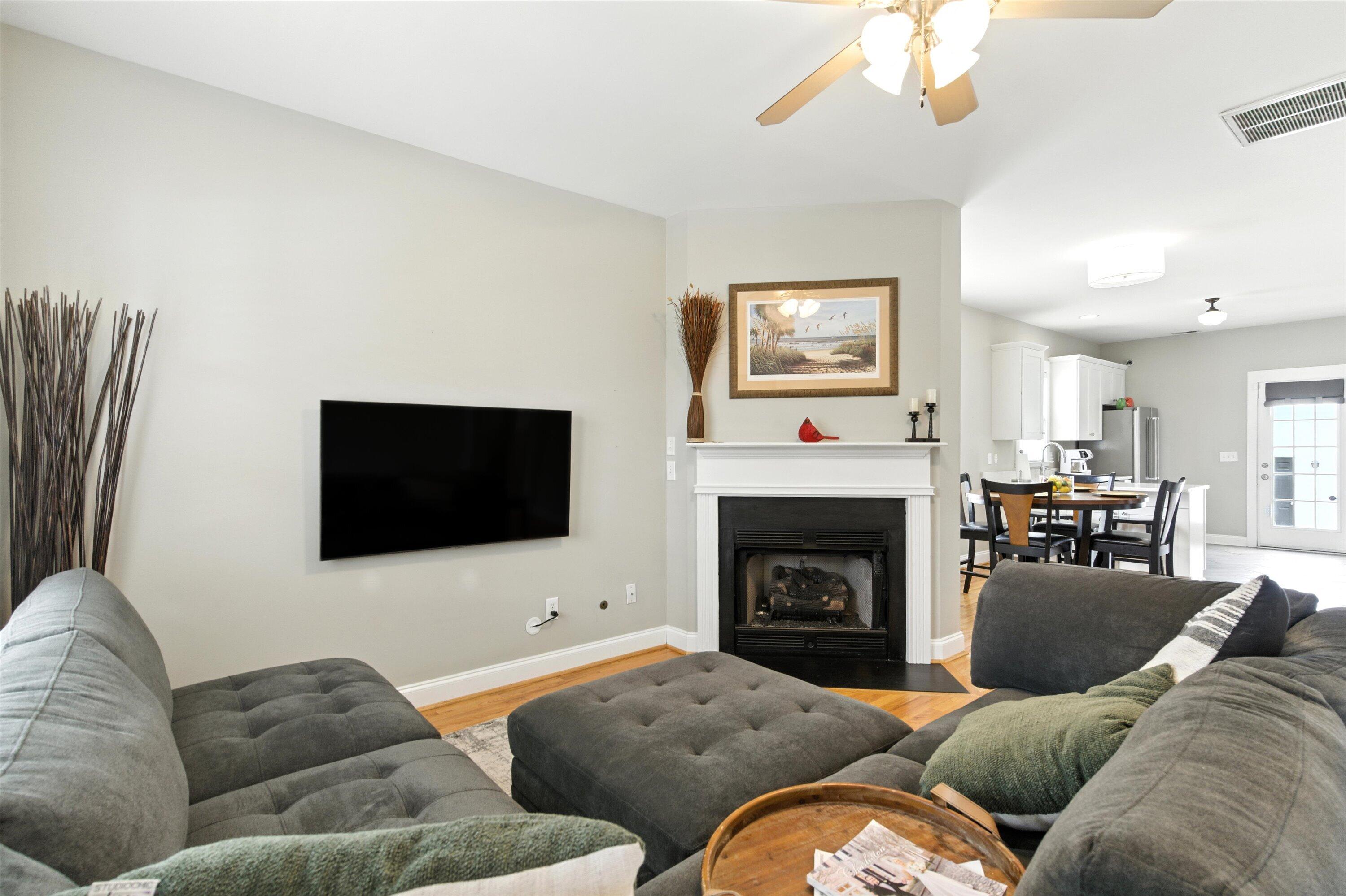 203 Hydrangea Street Summerville, SC 29483 - Photo 6 of 42 12-016_DSC05833