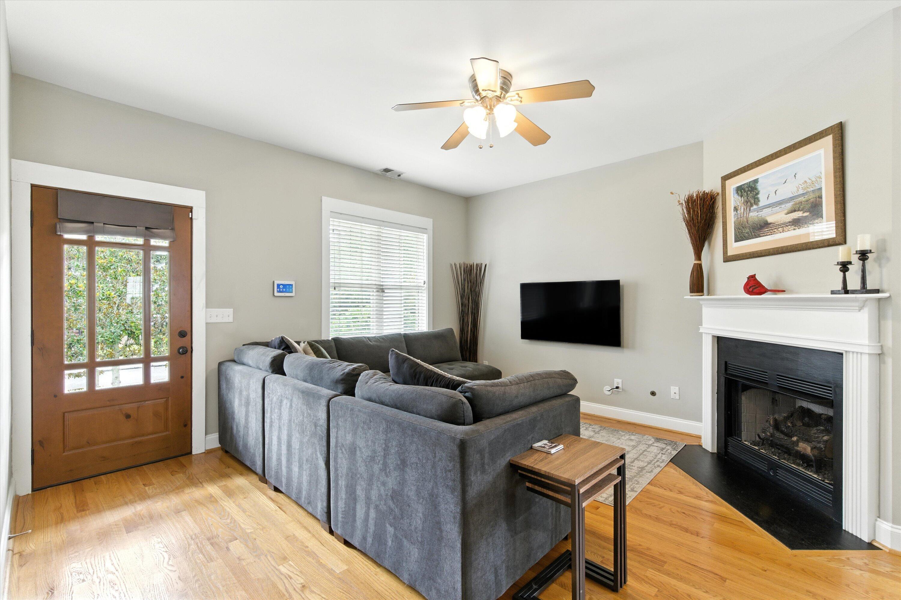 203 Hydrangea Street Summerville, SC 29483 - Photo 7 of 42 09-014_DSC05827