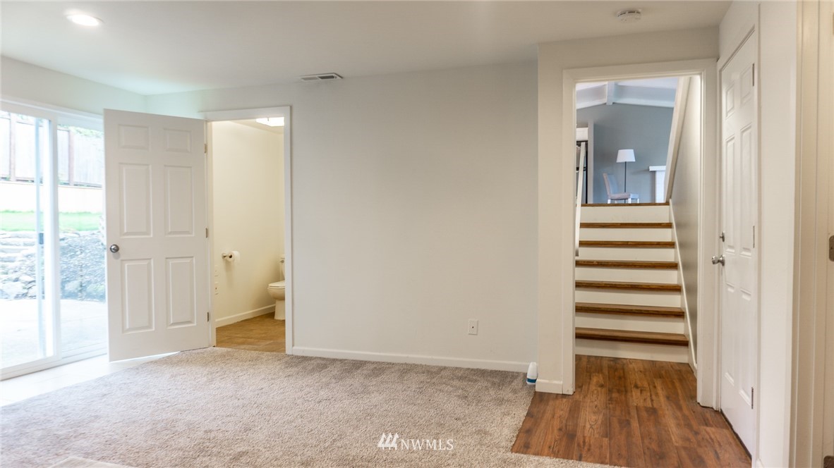 17400 158th Avenue Southeast Renton, WA 98058 - Photo 15 of 20 Gallery Image 15