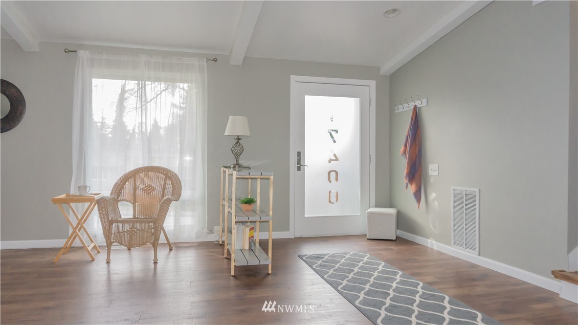 17400 158th Avenue Southeast Renton, WA 98058 - Photo 3 of 20 Gallery Image 3