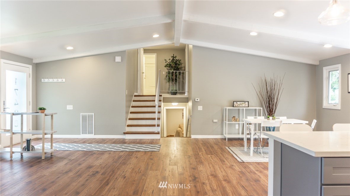 17400 158th Avenue Southeast Renton, WA 98058 - Photo 4 of 20 Gallery Image 4