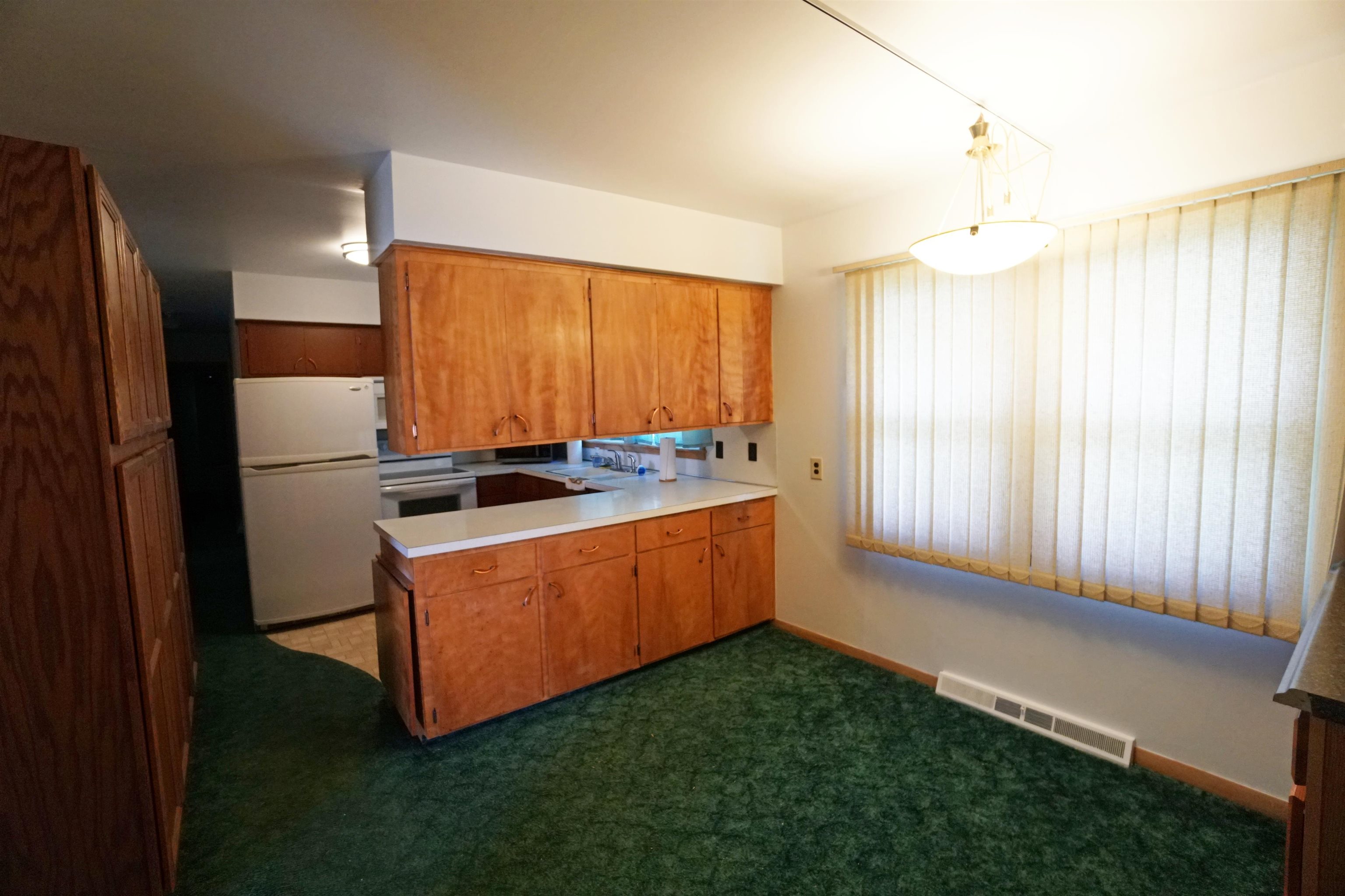 201 Jackson Street Hanover, IL 61041 - Photo 6 of 40