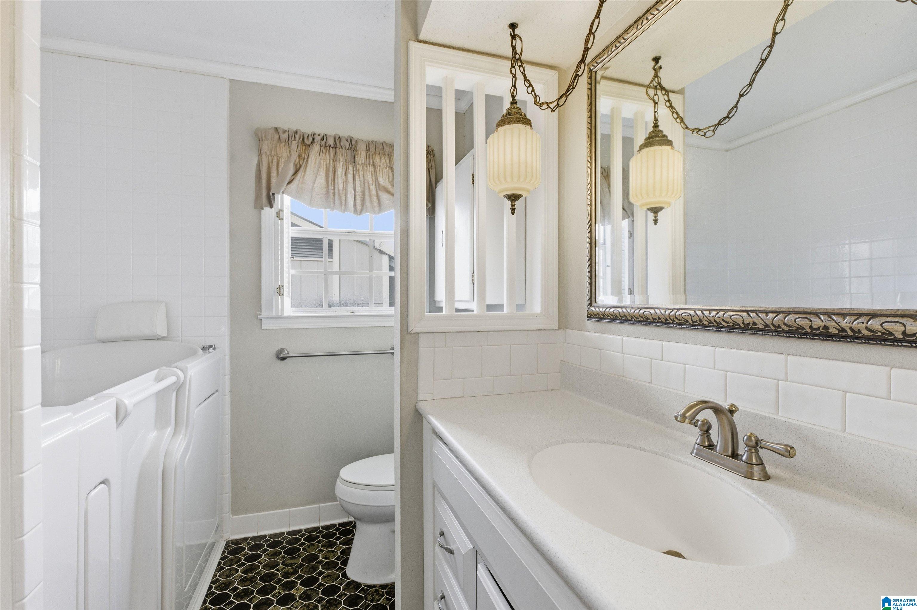 1427 Farmington Road Birmingham, AL 35235 - Photo 17 of 33 Gallery Image 17