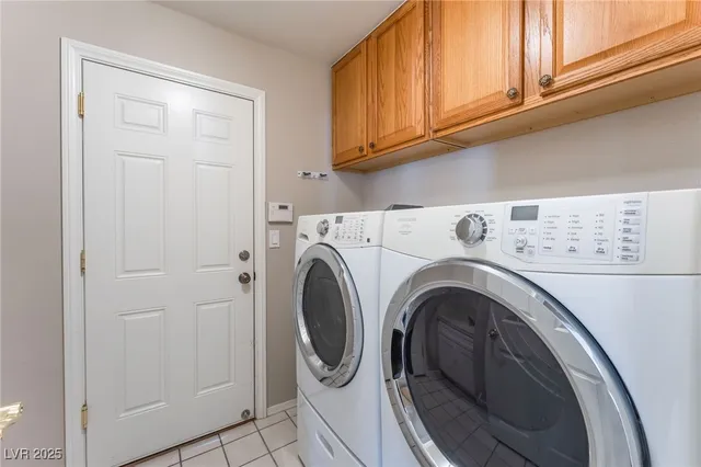 $2,650 | 8220 Desert Beach Drive, Las Vegas, NV 89128