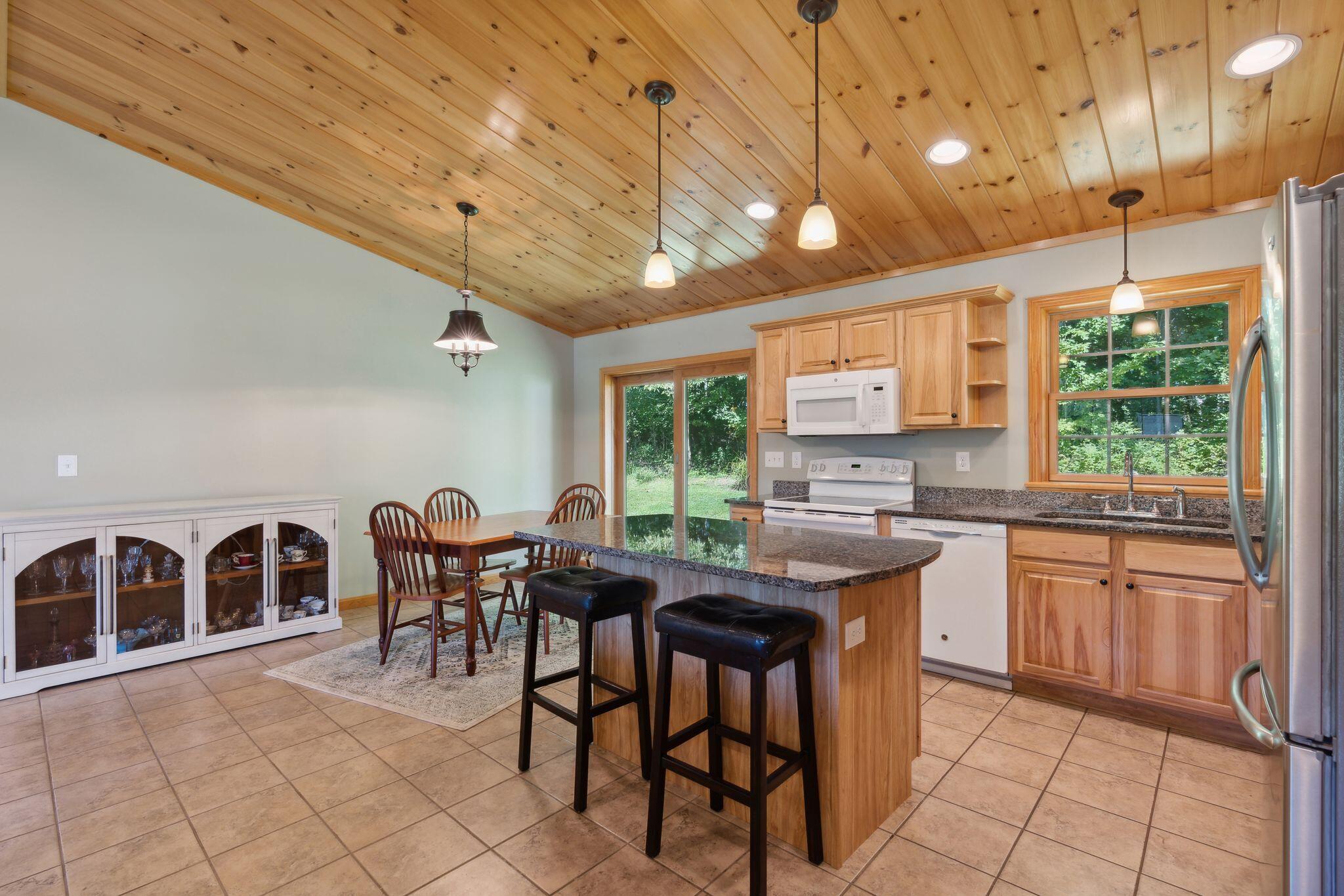 3 Garrett Way Sidney, ME 04330 - Photo 5 of 38 21_DSC04585