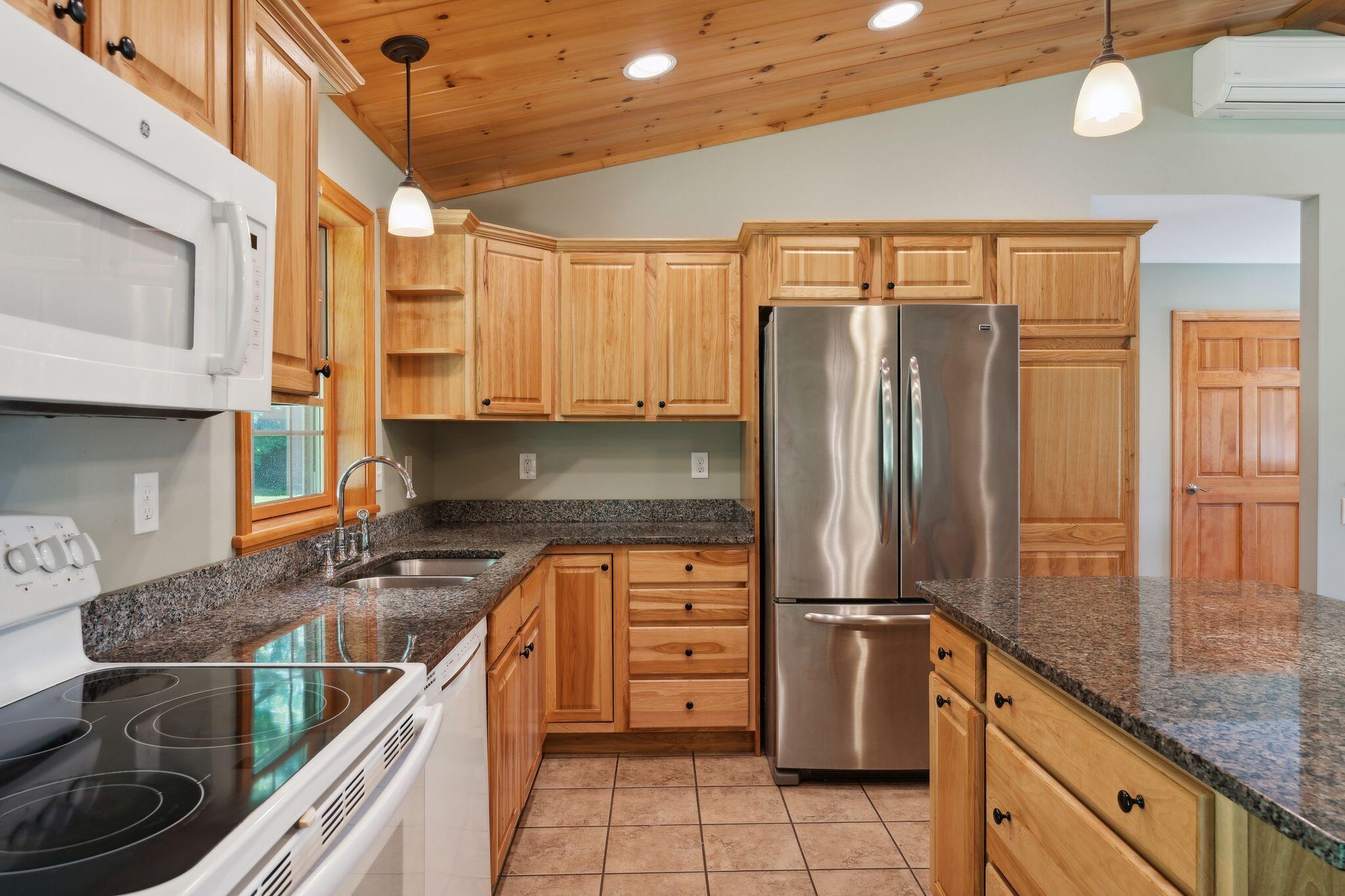 3 Garrett Way Sidney, ME 04330 - Photo 7 of 38 24_DSC04600