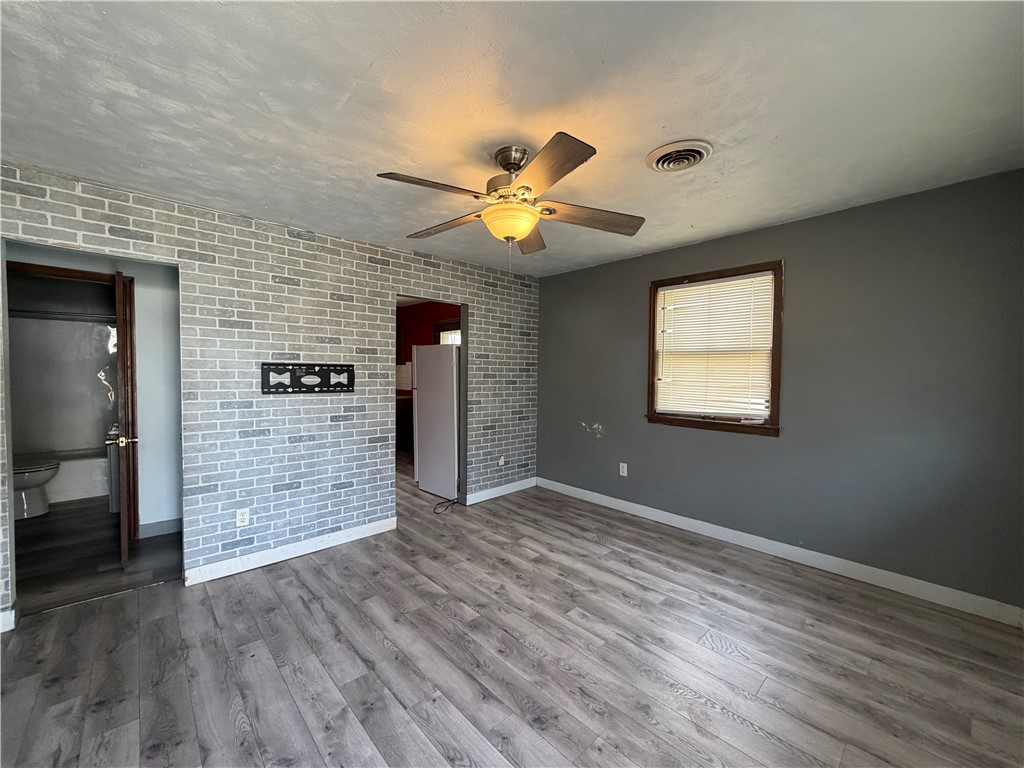 1845 West Waggoner Street Decatur, IL 62526 - Photo 2 of 11 Gallery Image 2