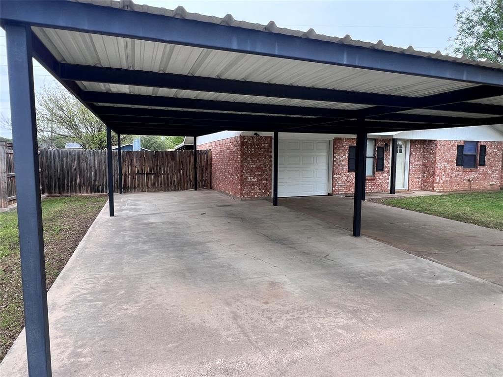 113 Candlestick Drive Graham, TX 76450 - Photo 4 of 28