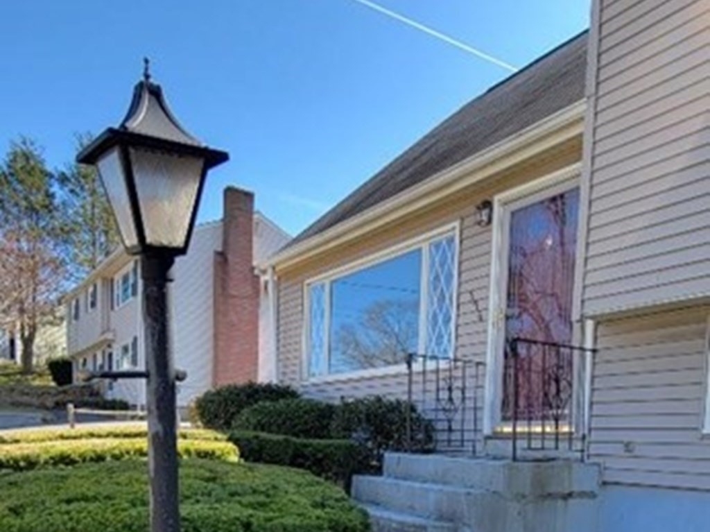 176 Ravenswood Road Waltham, MA 02453 - Photo 2 of 21 Gallery Image 2