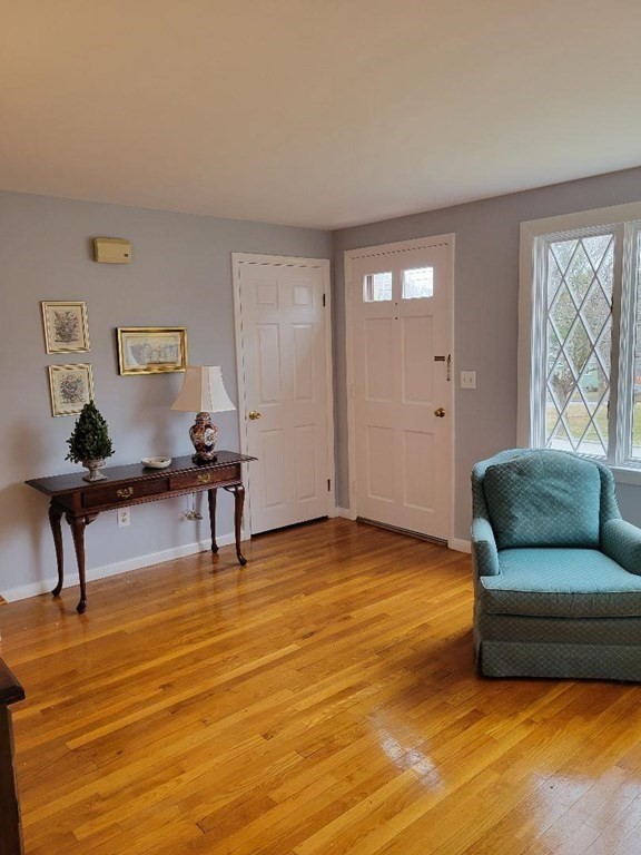 176 Ravenswood Road Waltham, MA 02453 - Photo 5 of 21 Gallery Image 5