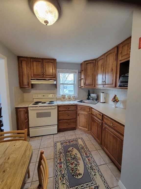 176 Ravenswood Road Waltham, MA 02453 - Photo 8 of 21 Gallery Image 8