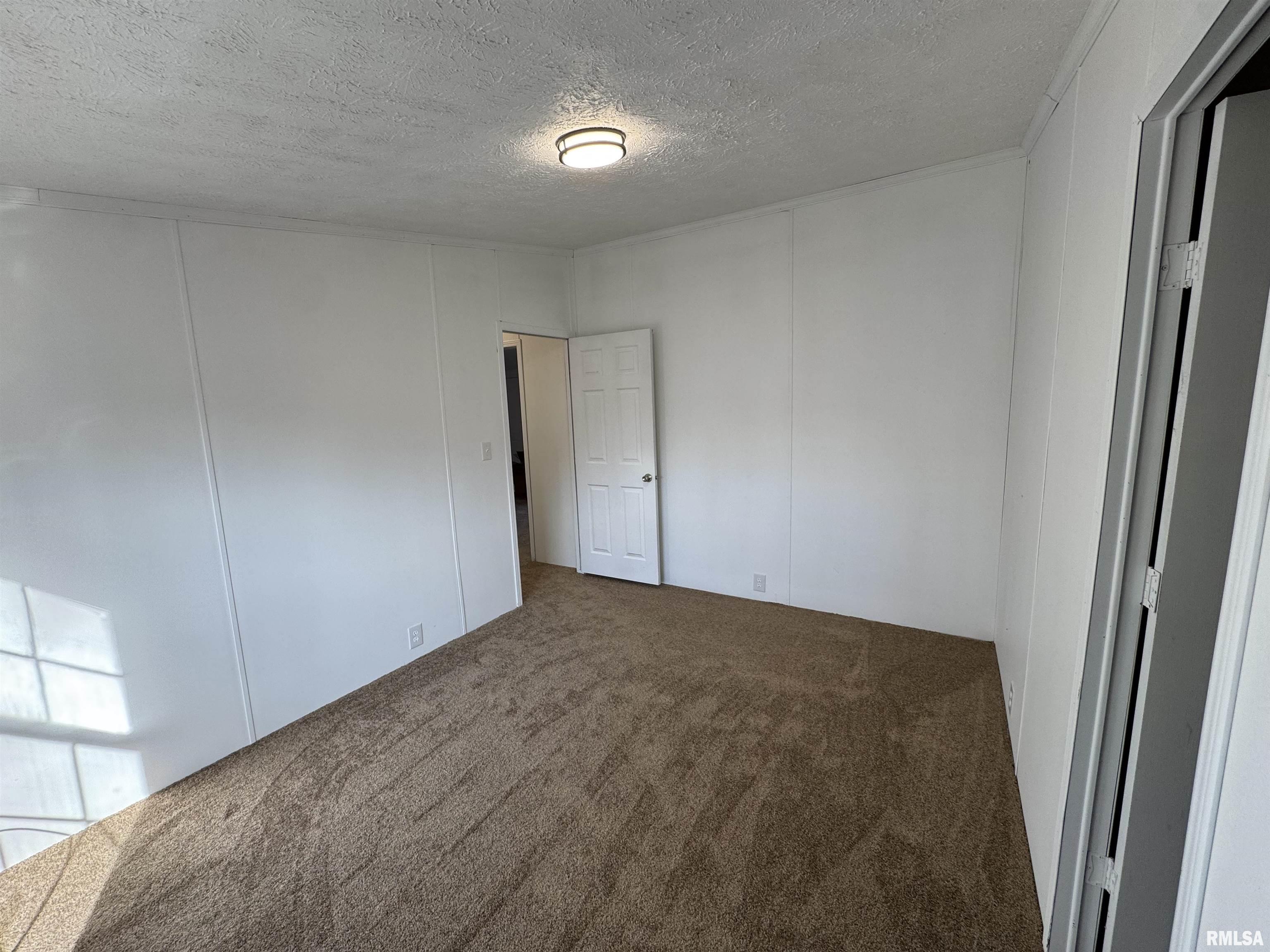 151 Pinewood Estates Chillicothe, IL 61523 - Photo 8 of 16