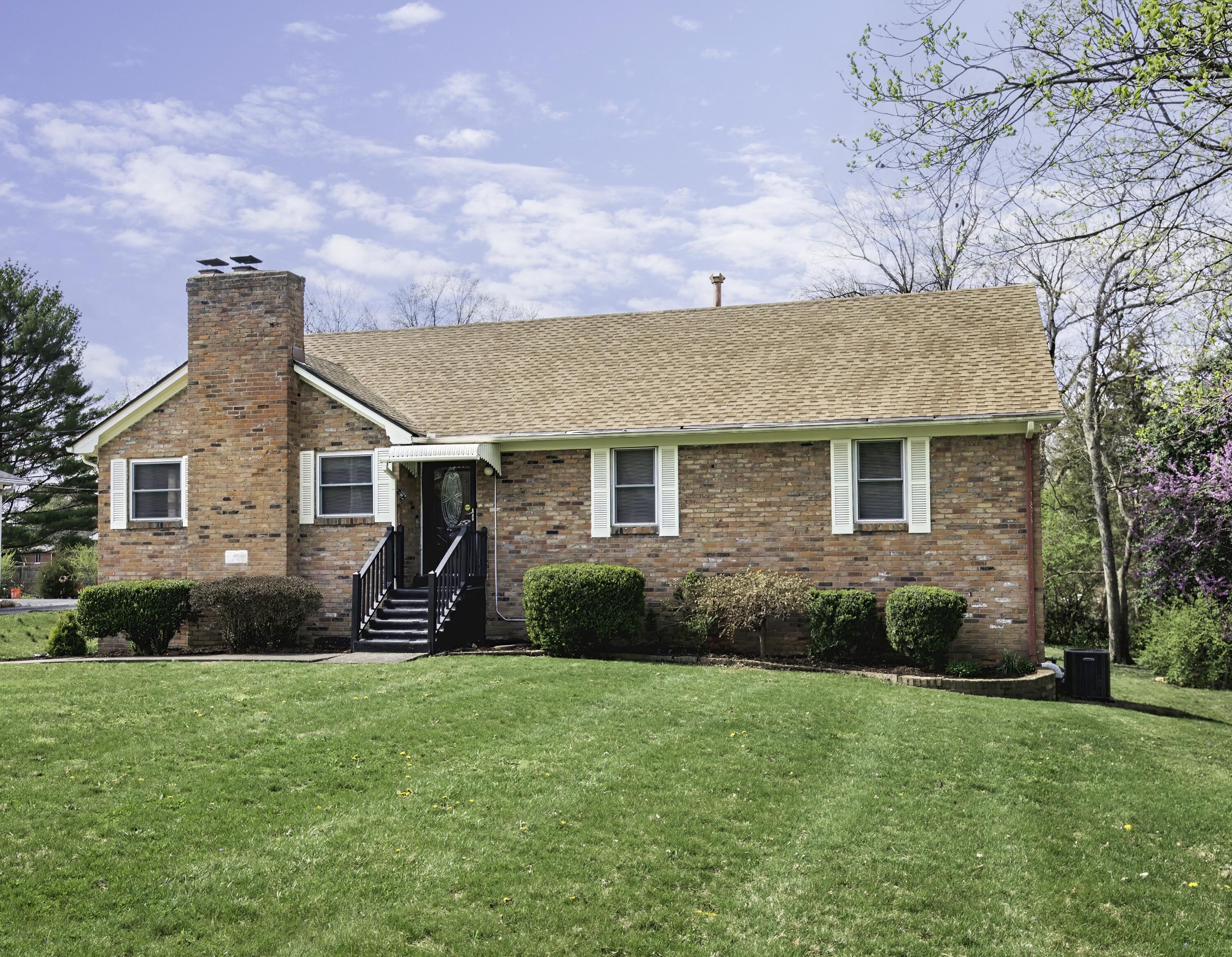 548 Dover Road Lexington, KY 40505 - Photo 1 of 19 Excellent curb appeal