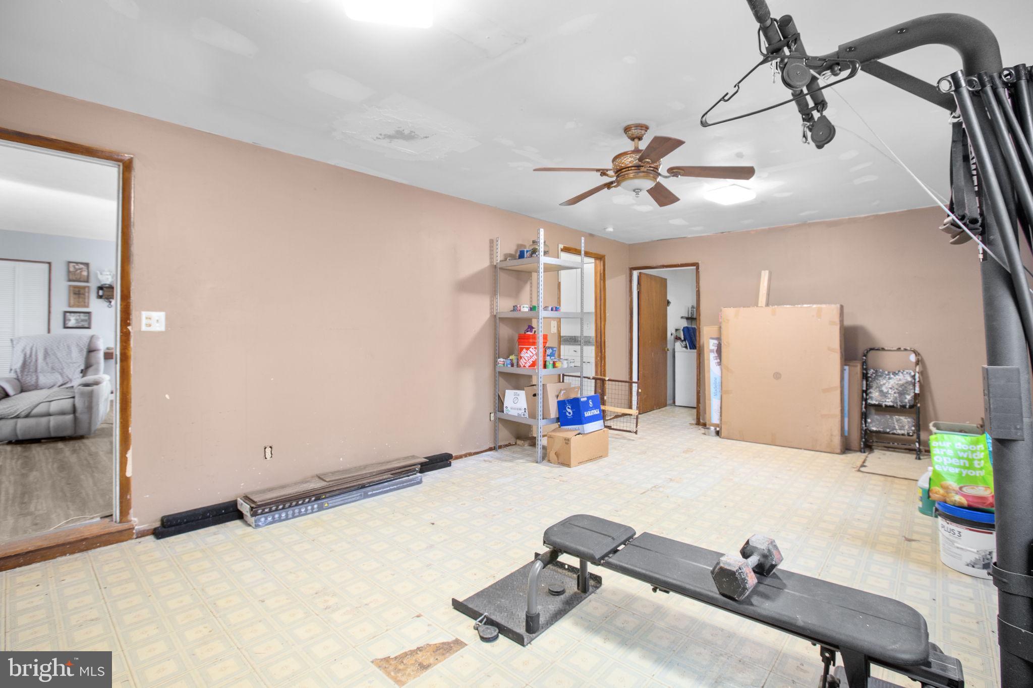 28494 Eddings Road Rhoadesville, VA 22542 - Photo 13 of 26 Large recreation room