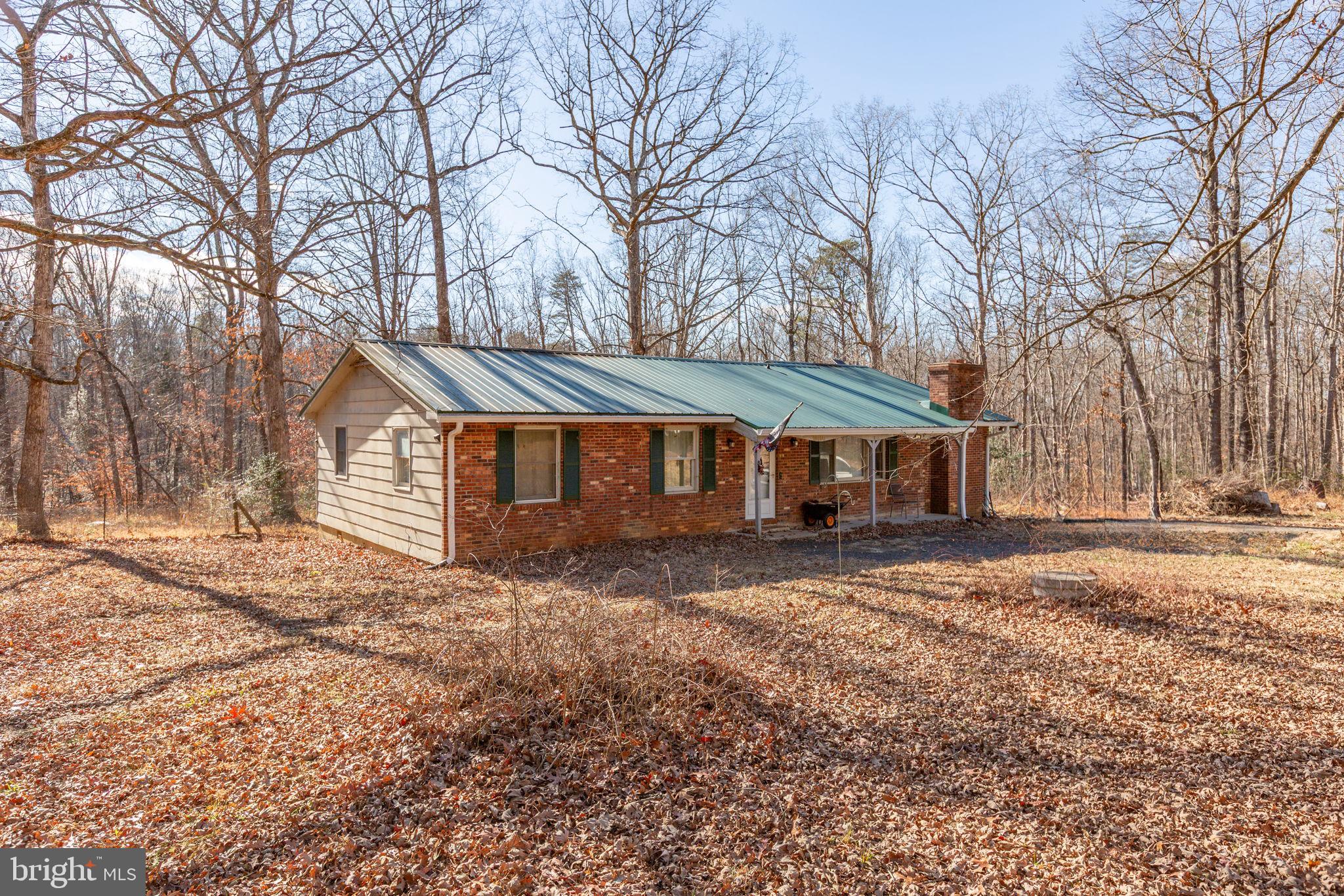 28494 Eddings Road Rhoadesville, VA 22542 - Photo 2 of 26 Covered front porch