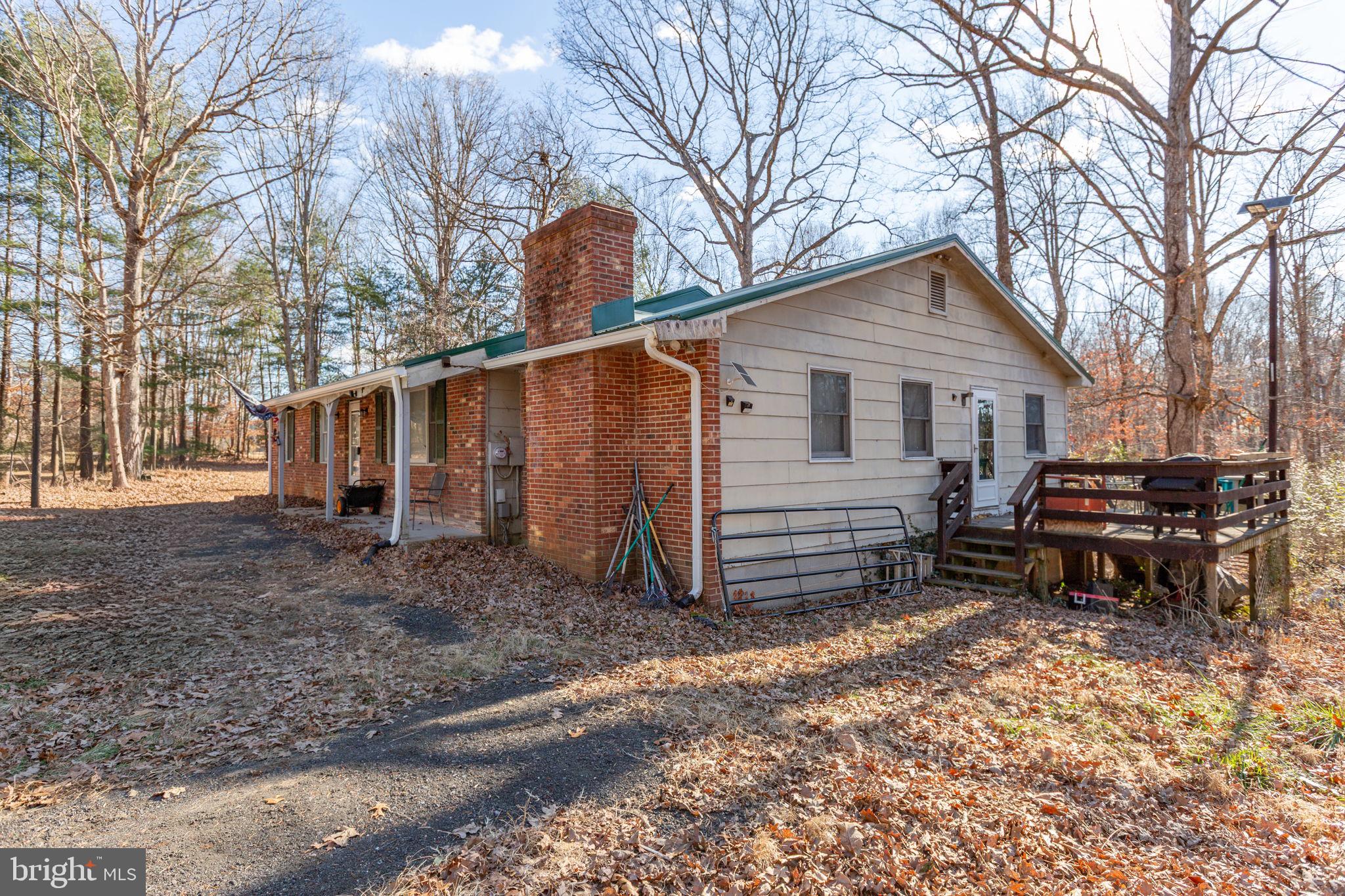 28494 Eddings Road Rhoadesville, VA 22542 - Photo 21 of 26 Deck on side